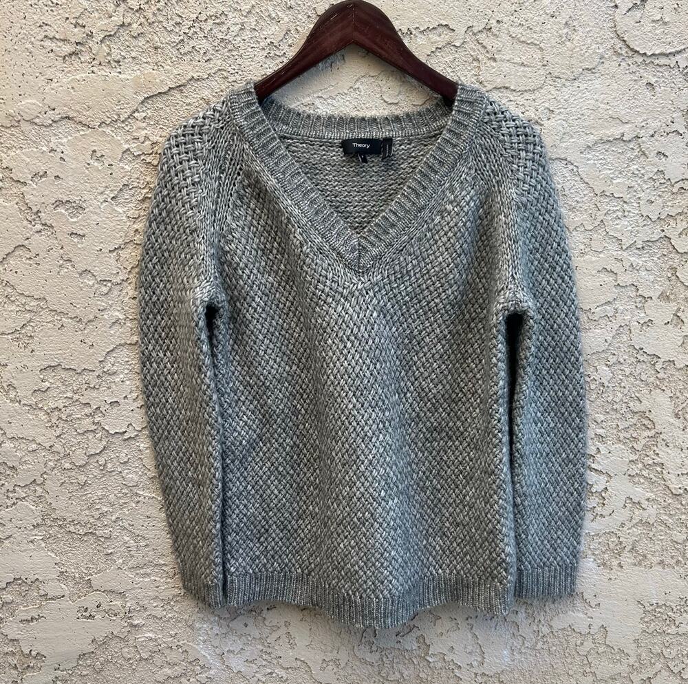 Theory. Chunky V Neck Knit Sweater Gray Size P (Small)